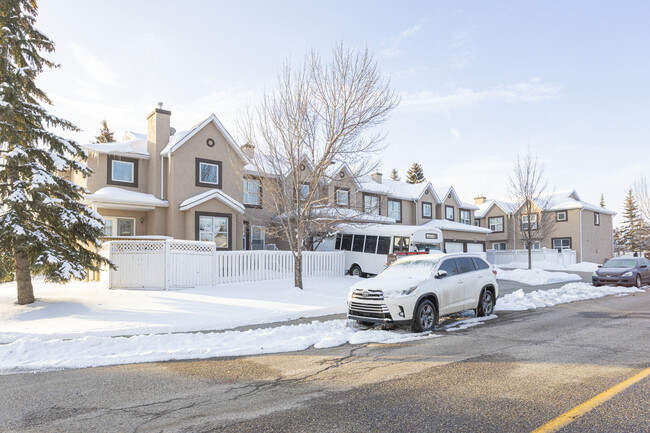 369 Sandstone Dr NW in Calgary, AB - Building Photo - Building Photo