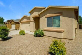 5712 E Vuelta De Nuestro Pueblo in Tucson, AZ - Building Photo - Building Photo