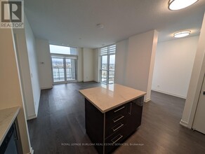2081-2081 Fairview St in Burlington, ON - Building Photo - Building Photo