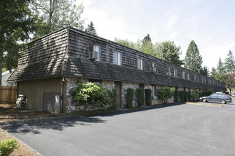 Multnomah Village Townhomes in Portland, OR - Building Photo - Building Photo