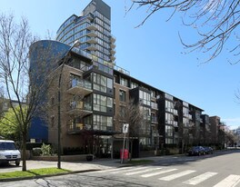 Verona of Portico in Vancouver, BC - Building Photo