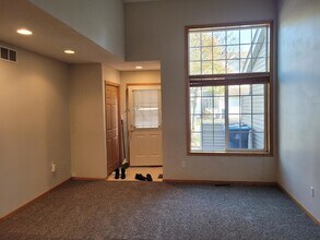 5187 207th St N, Unit H201 in Forest Lake, MN - Building Photo - Building Photo