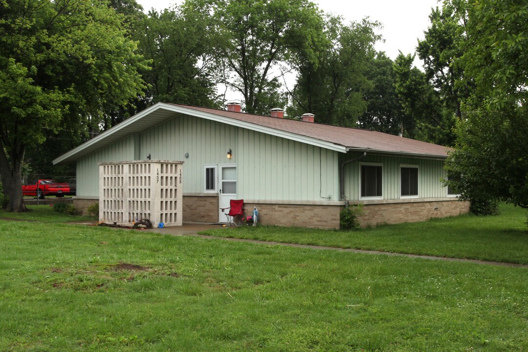 Greentree village in Jeffersonville, IN - Foto de edificio