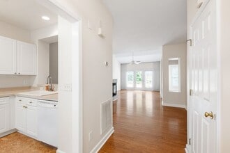 7636 Astoria Pl in Raleigh, NC - Building Photo - Building Photo