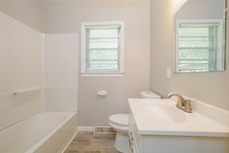 4503 E 112 Terrace in Kansas City, MO - Building Photo - Building Photo