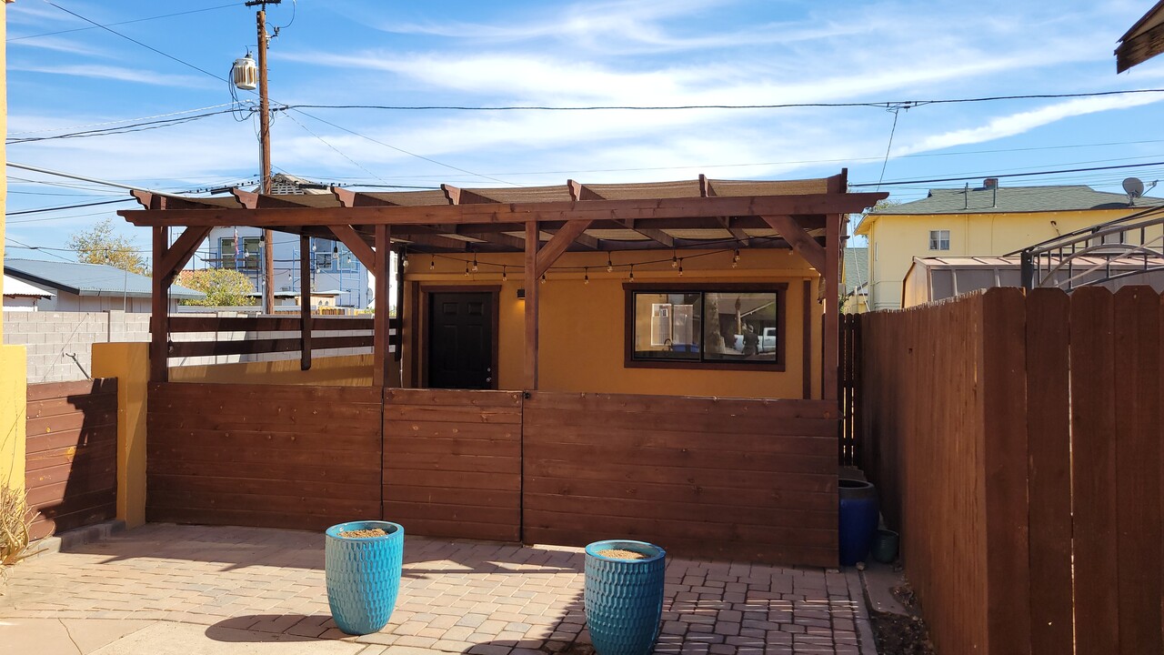 2211 N 12th St in Phoenix, AZ - Building Photo