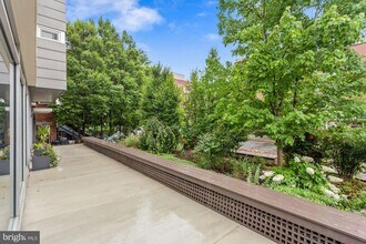 1024 W St NW in Washington, DC - Building Photo - Building Photo