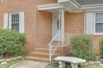 182 Yorkshire Rd in Portsmouth, VA - Foto de edificio - Building Photo