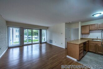 18 Westgate Dr in Woburn, MA - Building Photo - Building Photo