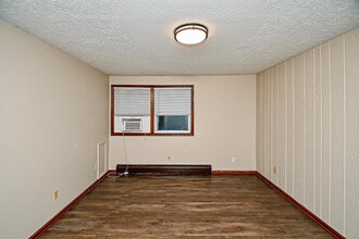 457-459 Hutchison Dr, Unit 457 in Mogadore, OH - Building Photo - Building Photo