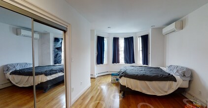 164 L St, Unit 2 in Boston, MA - Building Photo - Building Photo