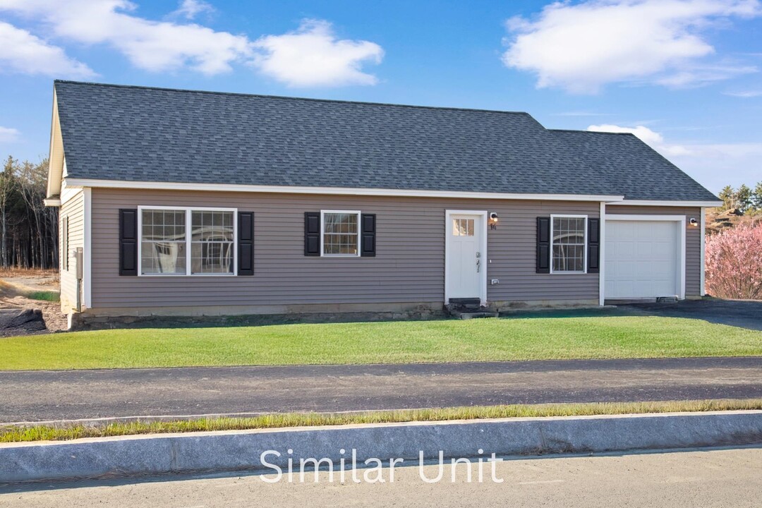 20 Hemlock Ridge Dr in Lebanon, NH - Building Photo