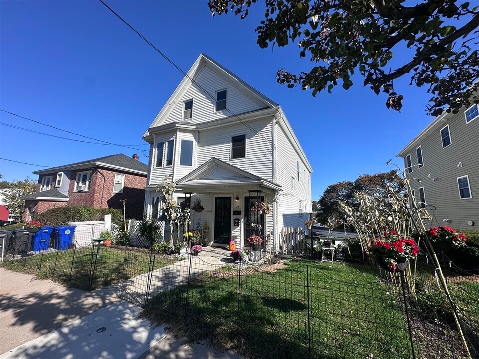 27 Prescott Ave in Chelsea, MA - Building Photo