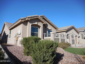 737 Colonial Bluff St in El Paso, TX - Building Photo - Building Photo