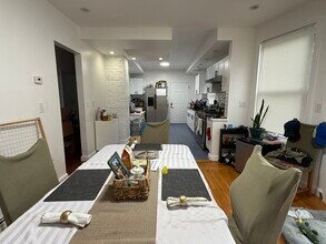 1205 Forest Rd in New Haven, CT - Building Photo - Building Photo