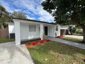 2381 153 St in Miami Gardens, FL - Building Photo