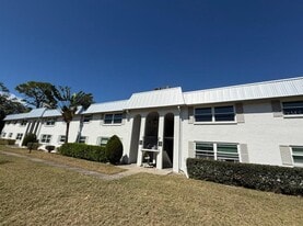 5800 Hollywood Blvd in Sarasota, FL - Building Photo