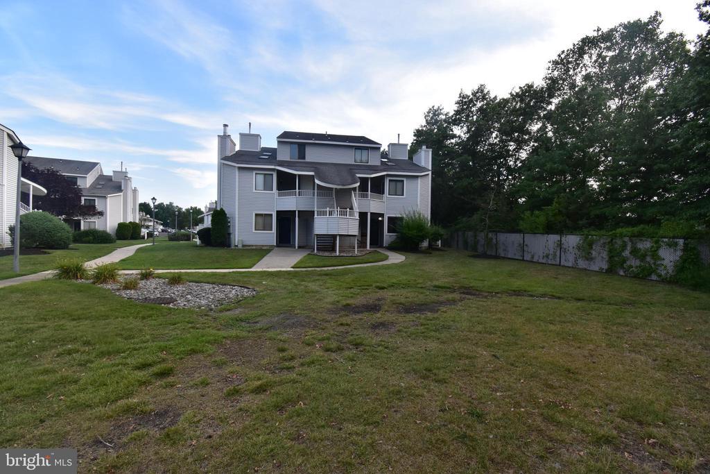 4002 Tracy Ct in Voorhees Township, NJ - Building Photo