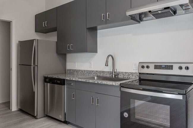 The Gardens Apartments in Lakeland, FL - Building Photo - Building Photo