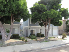 4338 Montalvo St in San Diego, CA - Foto de edificio - Building Photo