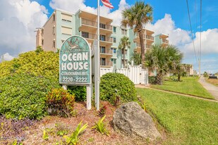 2222 Ocean Shore Blvd in Ormond Beach, FL - Building Photo