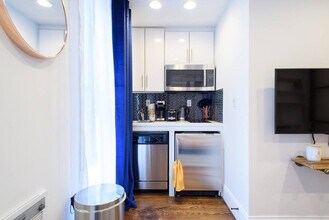 69 Clinton St in New York, NY - Building Photo - Building Photo
