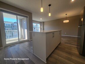 20618-2021A 21a Ave NW in Edmonton, AB - Building Photo - Building Photo