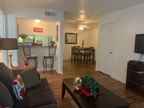 Chevy Chase Apartments in San Antonio, TX - Building Photo - Building Photo