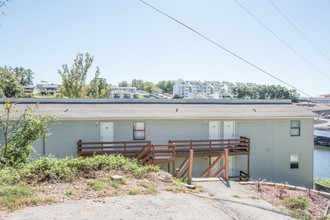 Ozark Oaks Apartments in Osage Beach, MO - Building Photo - Building Photo