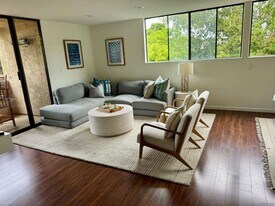 2420 Torrey Pines Rd in San Diego, CA - Building Photo
