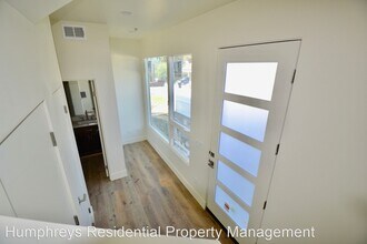 7421 Olivetas Ave in San Diego, CA - Building Photo - Building Photo