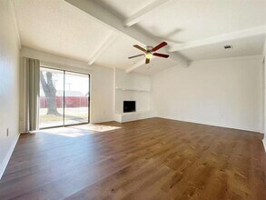 926 Lemontree Dr in Arlington, TX - Building Photo - Building Photo