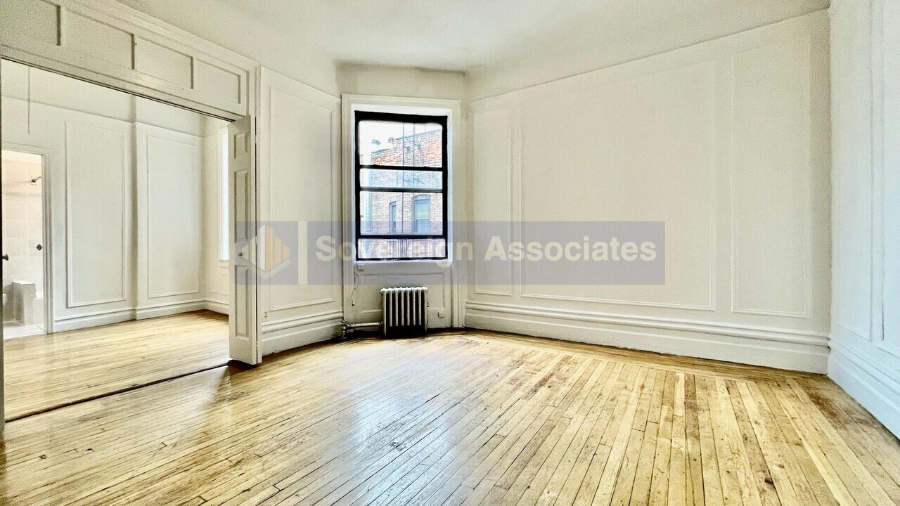 45 Tiemann Pl in New York, NY - Building Photo