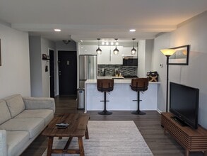 2500 N Van Dorn St, Unit 510 in Alexandria, VA - Building Photo - Building Photo