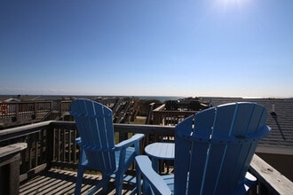 56821 North Carolina Hwy 12 in Hatteras, NC - Foto de edificio - Building Photo