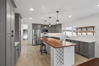 914 El Paseo Rd in Ojai, CA - Building Photo - Building Photo