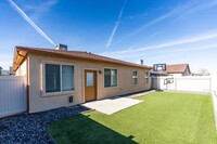 434 Donogal Dr in Grand Junction, CO - Foto de edificio - Building Photo