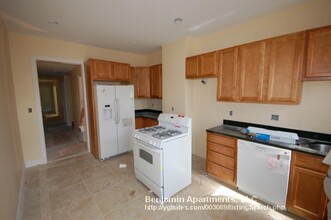 191 Boylston St, Unit 3 in Boston, MA - Building Photo - Building Photo