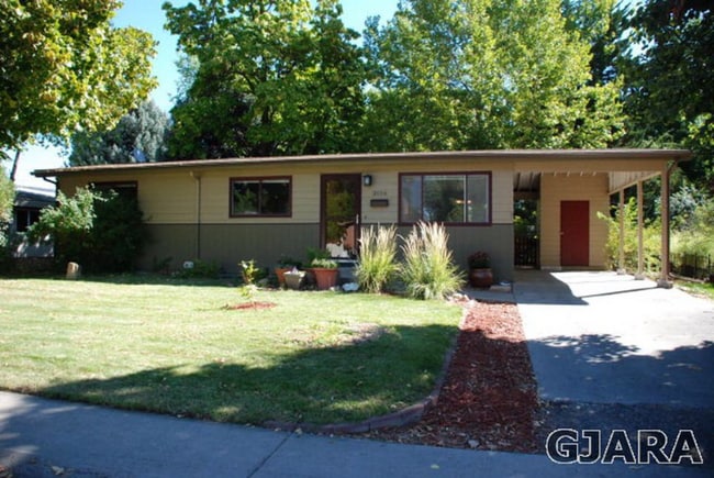 property at 2016 N 10th St