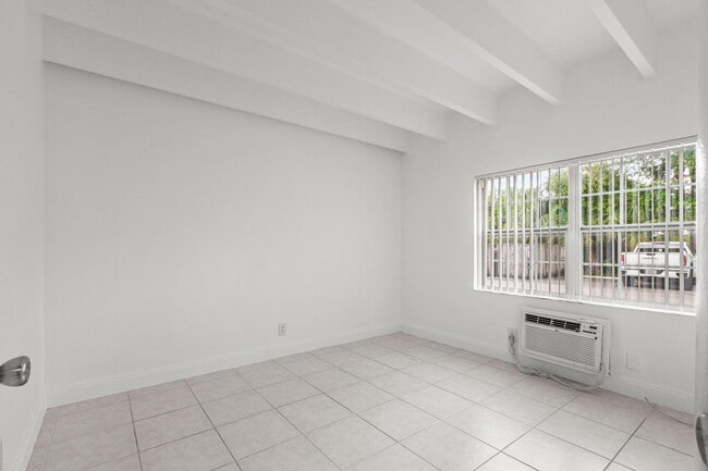 330 NW 20th St in Boca Raton, FL - Building Photo - Building Photo