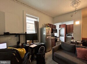 2129 Spring Garden St in Philadelphia, PA - Building Photo - Building Photo