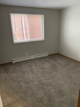 St. Charles Court Apartments in Canton, OH - Foto de edificio - Building Photo