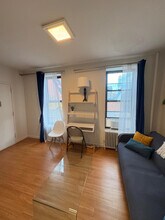 402 E 11th St in New York, NY - Building Photo - Building Photo