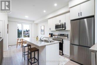 35 Dawson Dr in Collingwood, ON - Building Photo - Building Photo