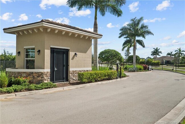 property at 4491 NW Oakleaf Ct