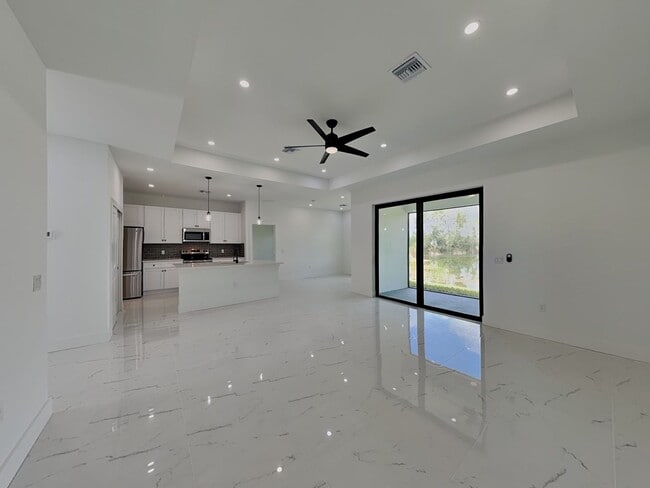 4224 NE 22nd Pl in Cape Coral, FL - Building Photo - Building Photo