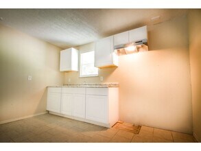 512 S Monumental St in San Antonio, TX - Building Photo - Building Photo