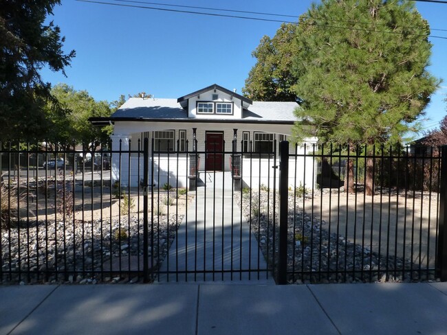 1145 W 1st St in Reno, NV - Foto de edificio - Building Photo