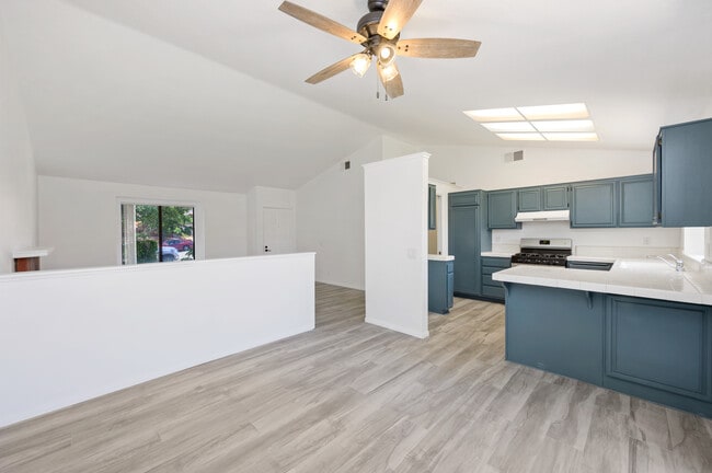 511 Big Sky Ter in Palmdale, CA - Building Photo - Building Photo