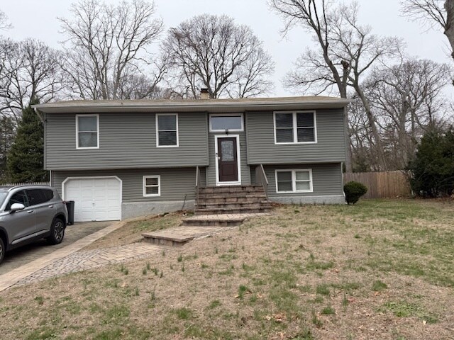 80 Main Ave in Centereach, NY - Building Photo